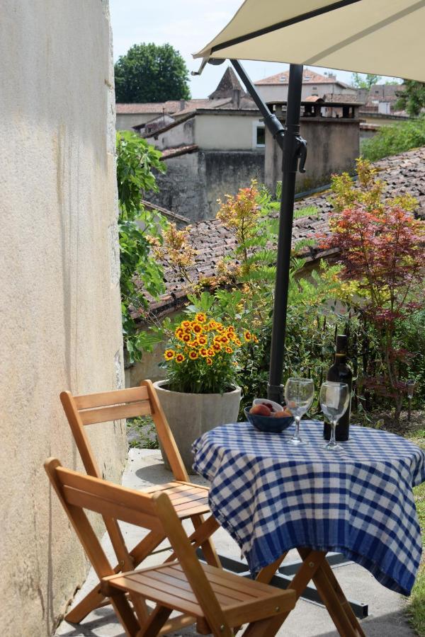 La Maison Du Tourniquet Aubeterre-sur-Dronne Exterior foto